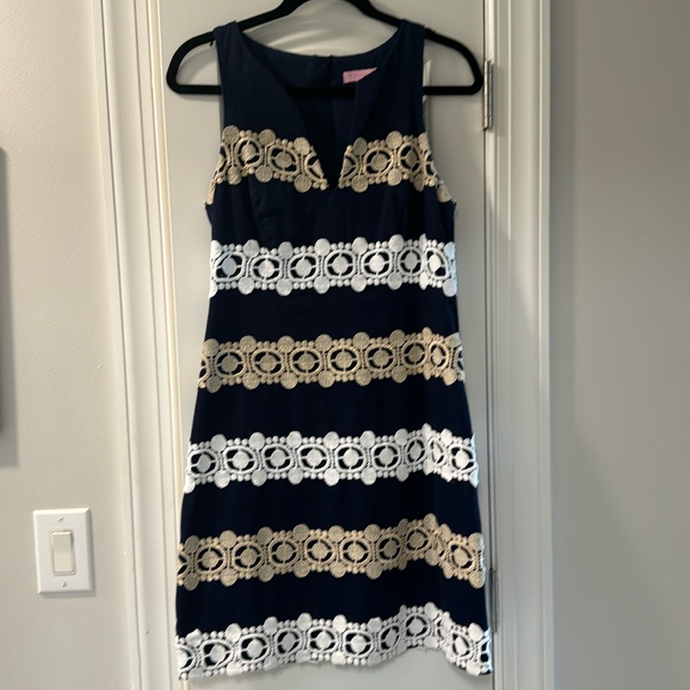 Lilly Pulitzer dress size 6. Navy, white and gold